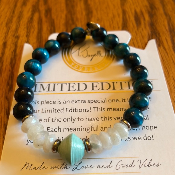 TJazelle limited edition - Picture 1 of 3